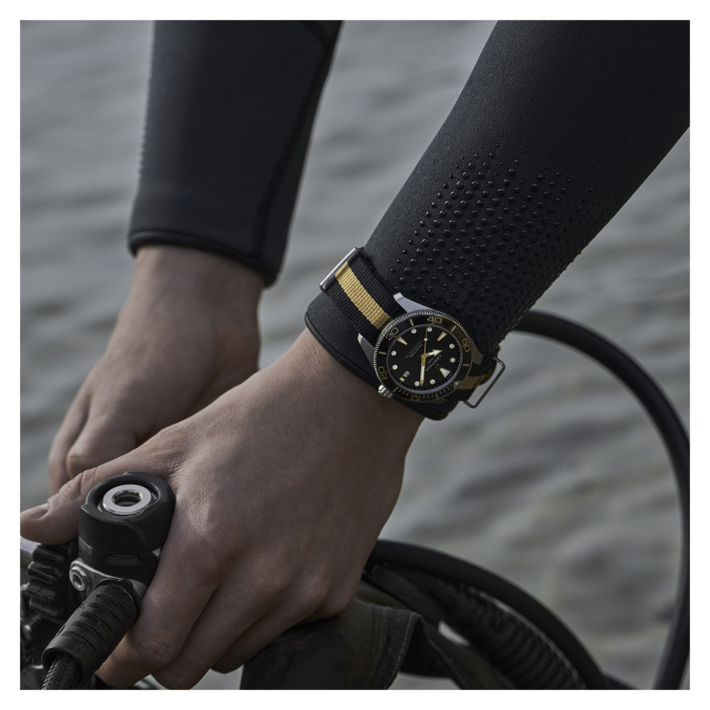 Certina C048.407.18.051.01 DS Action Diver 40.5mm - zegarek męski 12