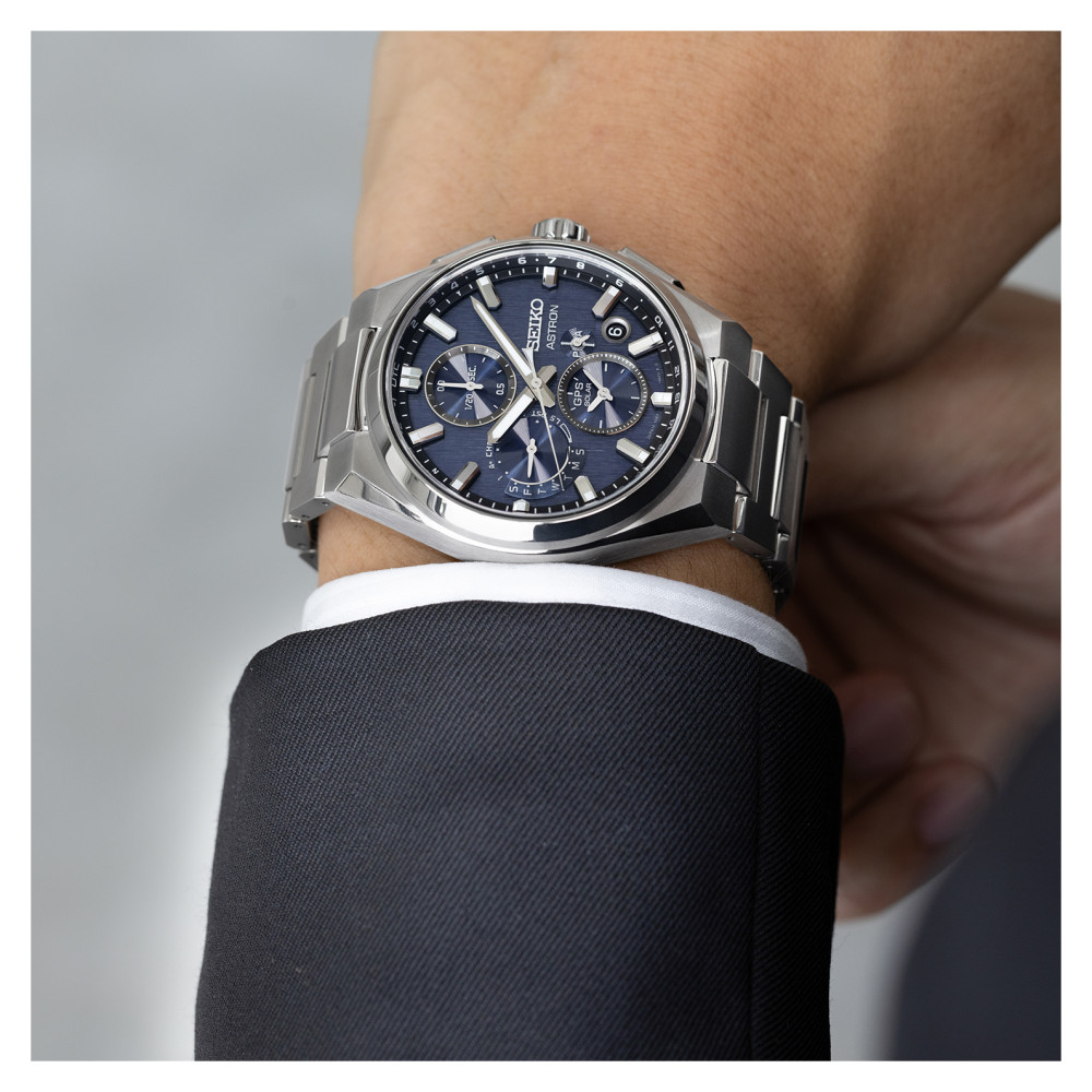 Seiko SSH161J1 Astron GPS Solar 5X Dual-Time Chronograph Blue 42mm - zegarek męski 10